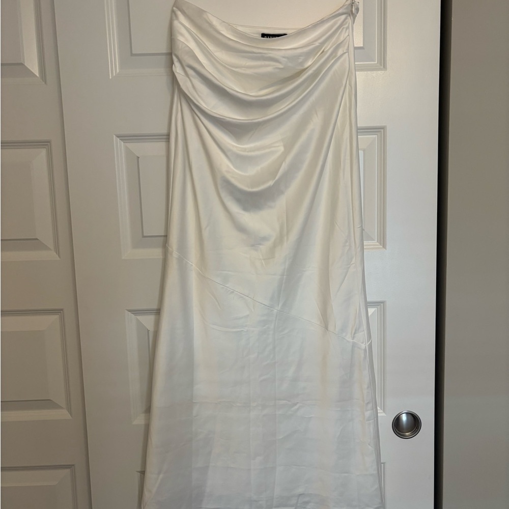 Elegant White Maxi Skirt